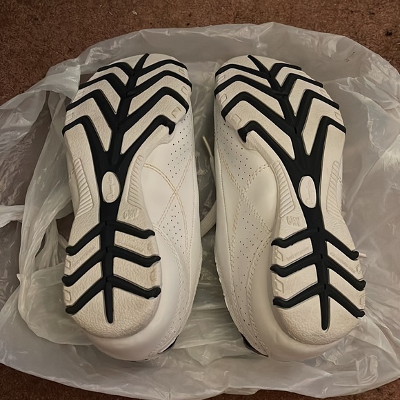 White Champion running shoes. - Picture 3 of 4